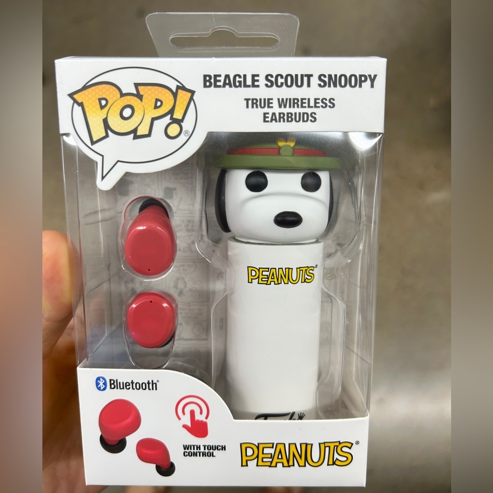 NWT Peanuts Beagle Scout Snoopy Wireless Earbuds